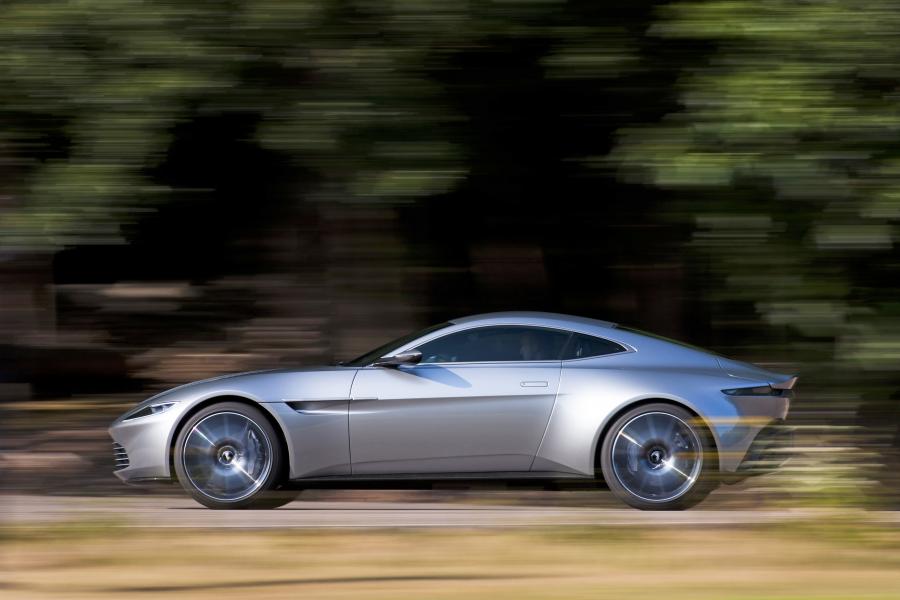  Aston Martin DB10 2015 года  (фото 4 из 35)